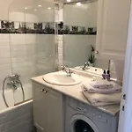 Cannes: Agreable 2 Pieces Vue Panoramique Apartment